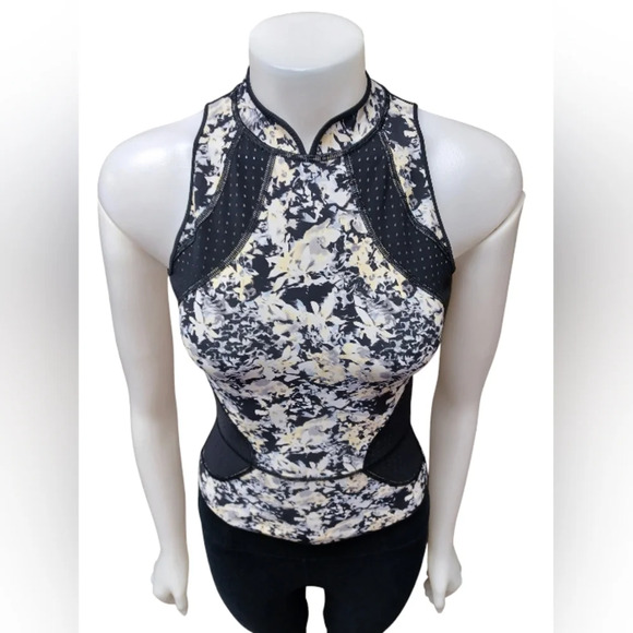 Lululemon EUC Salty Swim Rashie Sleeveless Black And White Tank Top - Picture 4 of 8